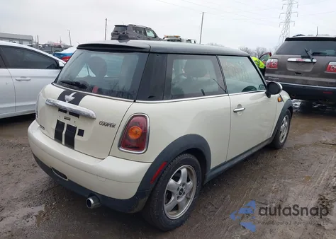 2009 Mini Cooper z USA, uszkodzony, nr VIN WMWMF33579TW72686